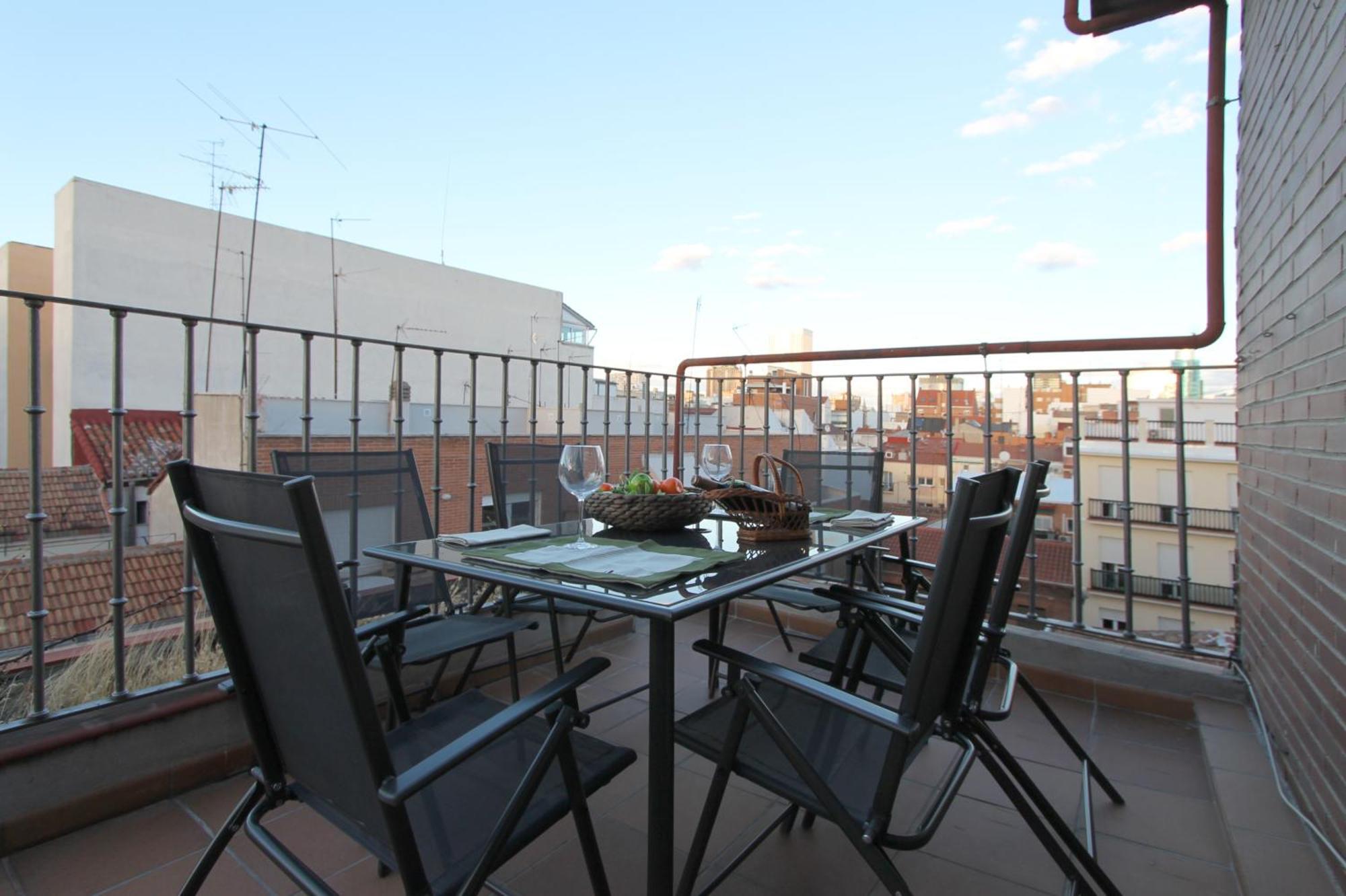 Apartamentos Goyescas Deco مدريد الغرفة الصورة